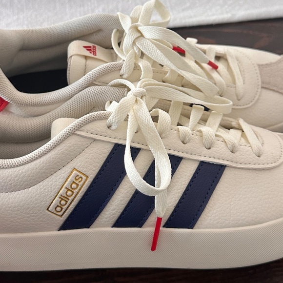 Adidas - Picture 5 of 5